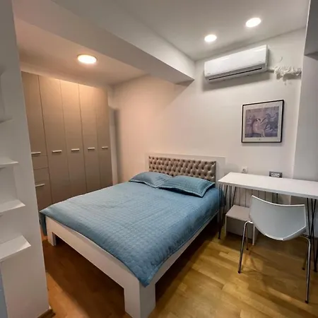 Апартаменти S&M Apartment